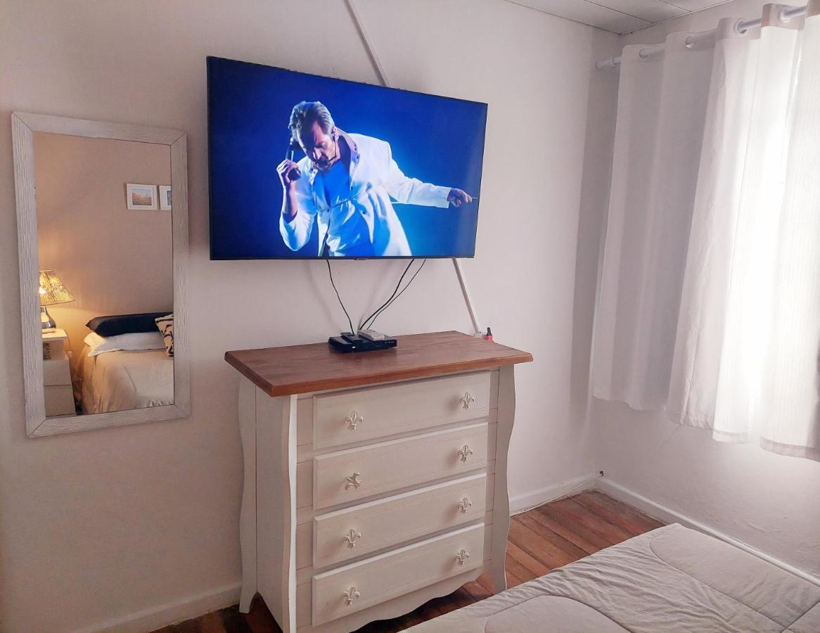 Lindo Quarto Casal No Centro Floripa ฟลอเรียนอโปลิส ภายนอก รูปภาพ